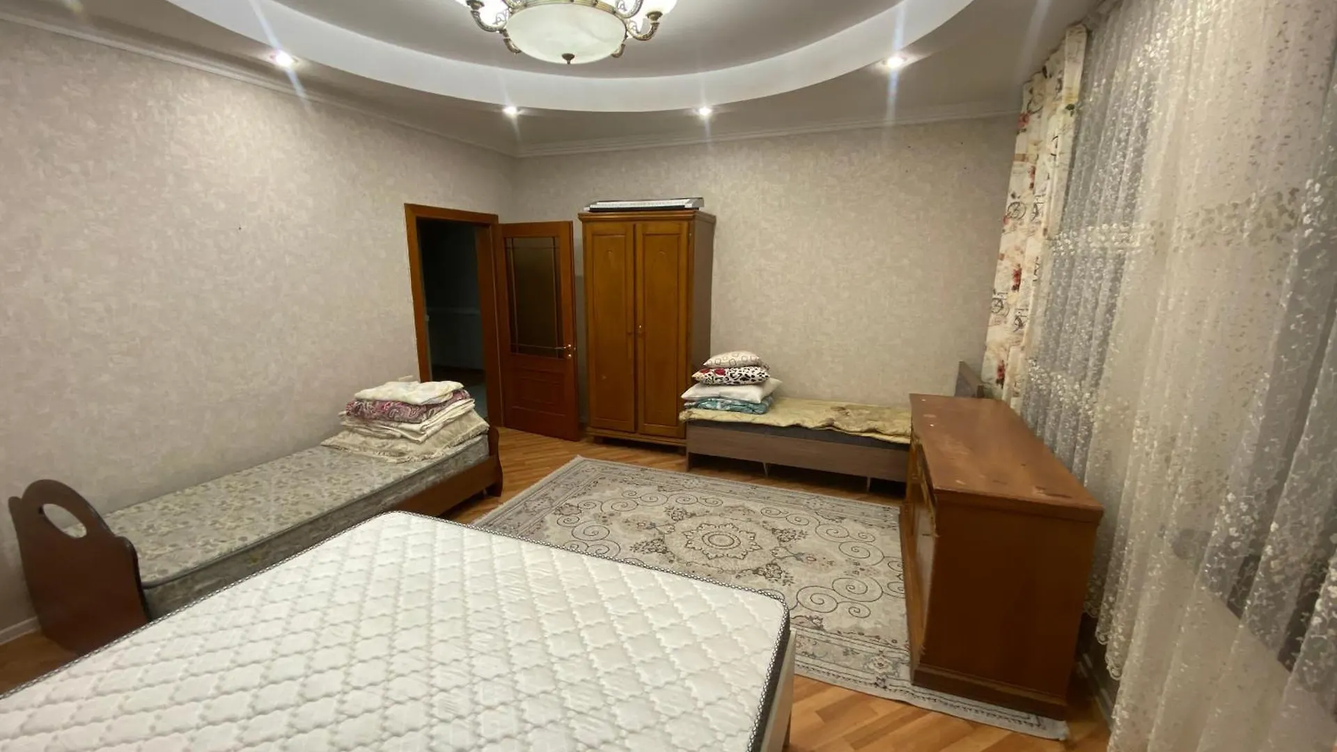 Luxe Apartment Almaty 0*,
